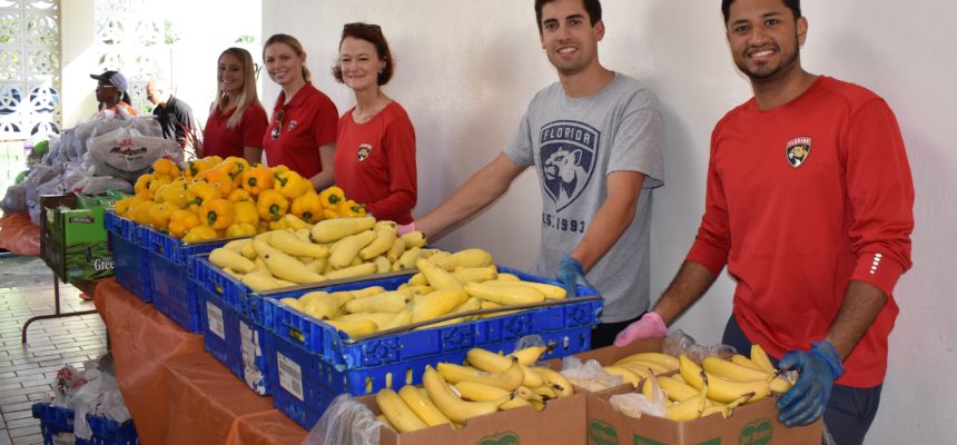 Panthers join Feeding South Florida to Feed a Need Panthers join Feeding South Florida to Feed a Need