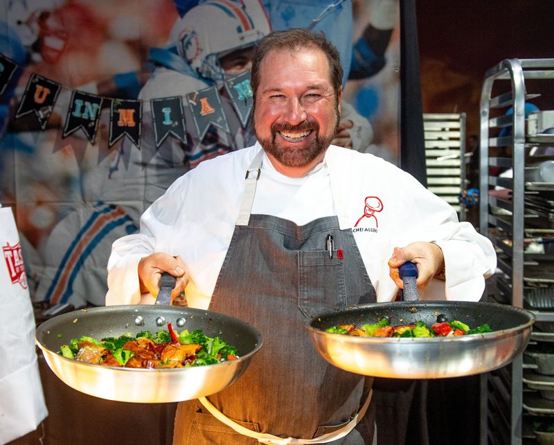Super Bowl 54: Football stars, celebrity chefs fire up for Taste of the NFL in Hollywood