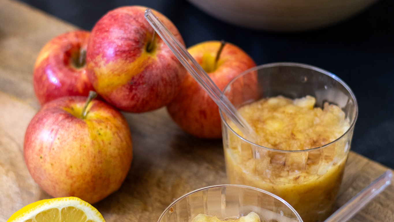 Cozy Fall Recipe: Homemade Applesauce